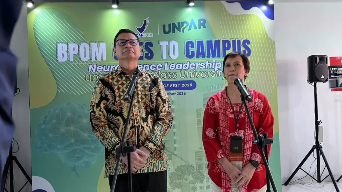 Dosen dan mahasiswa Unpar bersama pelaku UMKM dalam pendampingan usaha
