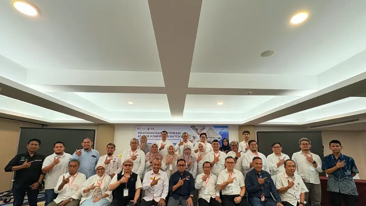 Dua belas dosen Administrasi Publik Unhas mengikuti kegiatan sertifikasi asesor kompetensi di Makassar