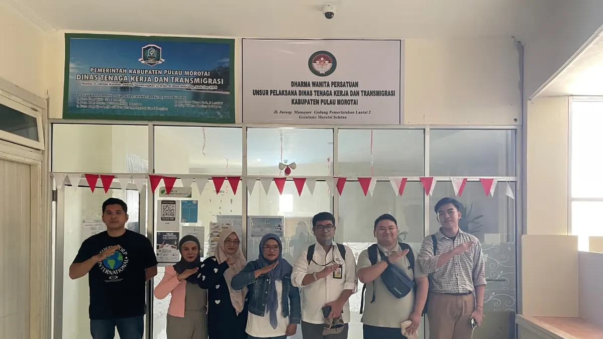Tim ICG FIA UI melakukan kegiatan pengabdian masyarakat terkait SiPeNy di Pulau Morotai