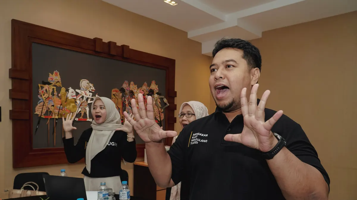 Tenaga kependidikan Fakultas Kedokteran Gigi UGM mengikuti pelatihan public speaking