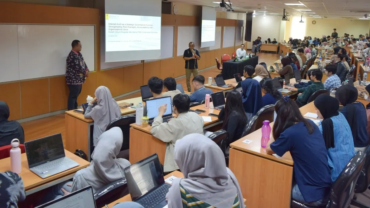 Kuliah umum MAKSI-PPAk FEB UI tentang fungsi audit internal dan pengawasan risiko