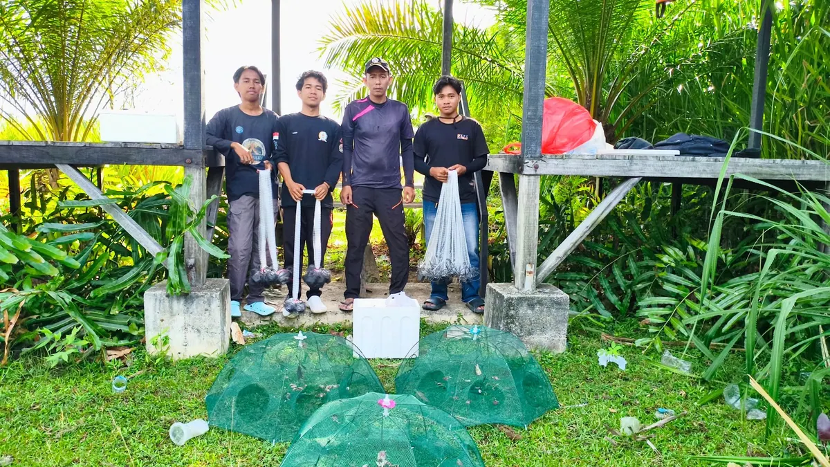 Dokumentasi penelitian ikan oleh tim Fakultas Perikanan dan Ilmu Kelautan Universitas Teuku Umar di mangrove Aceh Barat