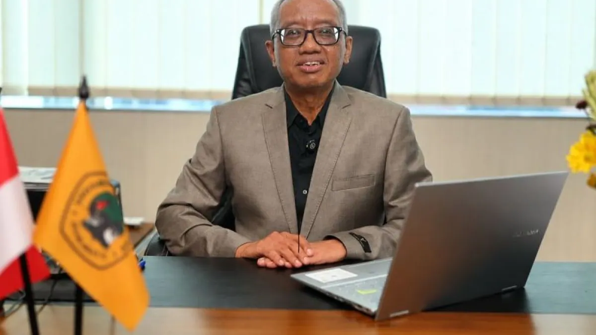 Rektor Universitas 17 Agustus 1945 Surabaya Harjo Seputro terkait penyelenggaraan pelatihan dosen PEKERTI dan AA