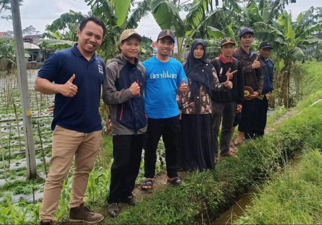 Foto pendukung: Dosen UMY Bersama Mahasiswa KKN Merancang Pembangunan Pasar Desa Darmayasa dengan Desain 3D dan Animasi”