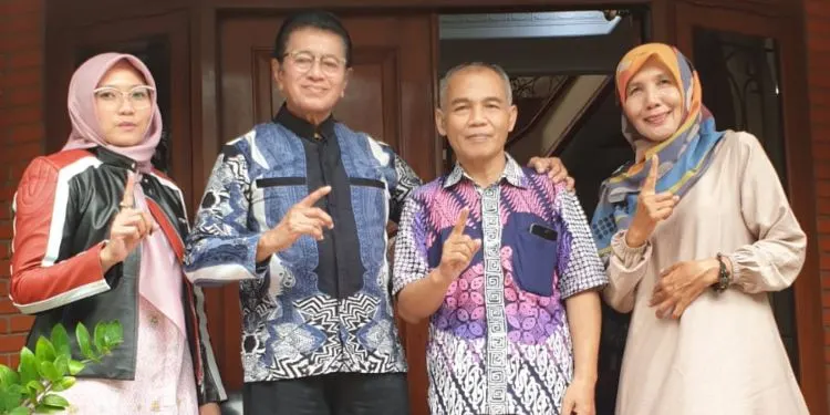 Foto pendukung: Caleg Relawan Anies Baswedan Silaturahmi dengan Pendiri Partai Ummat Syukri Fadholi untuk Membahas Ide dan Dukungan”