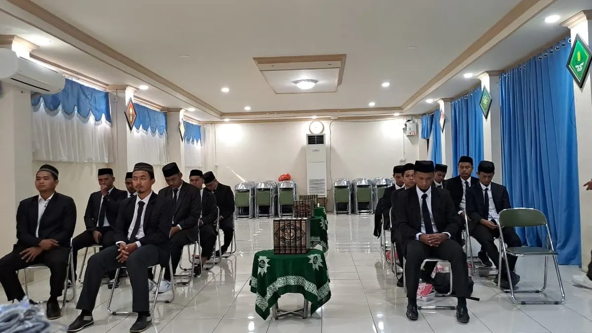 Foto pendukung: 15 Mahasiswa PUT Unismuh Makassar Lulus Ujian Kitab dan Sandang Gelar Kiai Muda