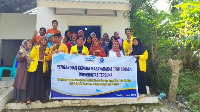 Foto pendukung: Tim Dosen PKM Universitas Terbuka Majene Membantu Pengolahan Bawang Merah dan Cabe Keriting untuk Peningkatan Perekonomian Keluarga