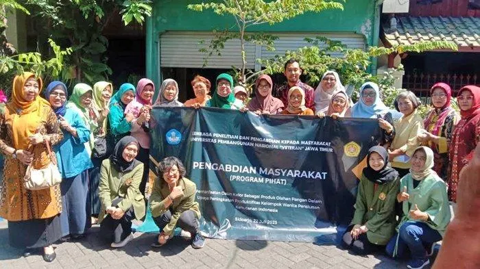 Foto pendukung: Penshutindo Cabang Sidoarjo Dosen Tingkatkan Produktivitas Wanita Pensiunan dengan Olahan Daun Kelor yang Bergizi