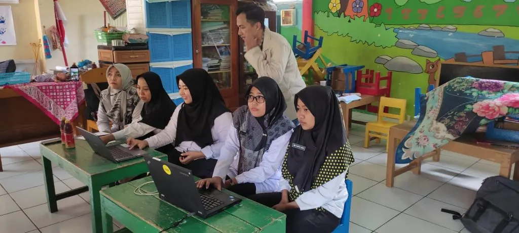 Foto pendukung: Kegiatan Pengabdian Masyarakat Bersama Guru-guru TK Pertiwi Tidu Kecamatan Bukateja: Pelatihan Pengenalan Dasar Microsoft Office Excel