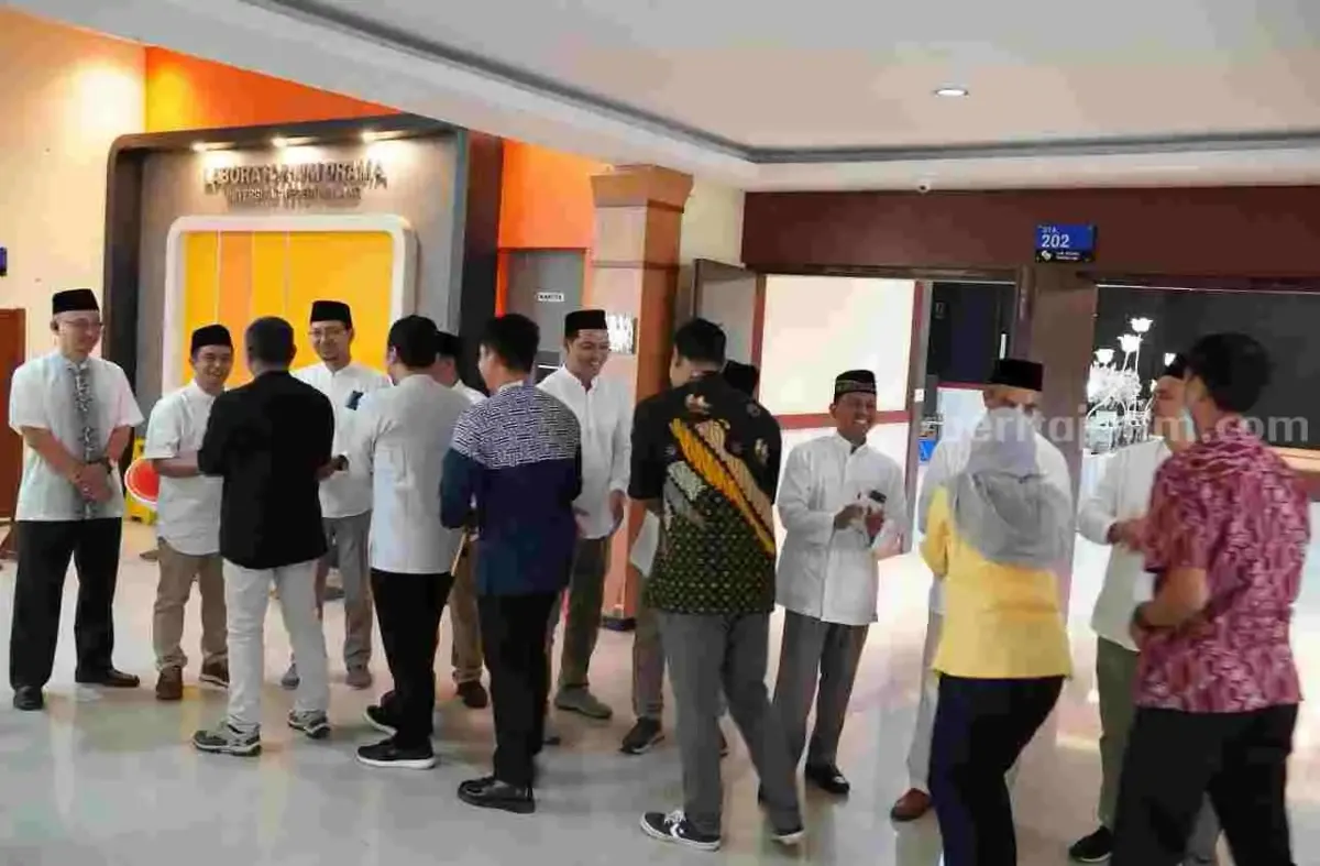 Foto pendukung: FS UM Sukses Mempererat Tali Persaudaraan Antar Dosen Melalui Halal Bihalal yang Penuh Keakraban