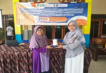 Ilustrasi UBAH LIMBAH JADI BERKAH: DOSEN UPN VETERAN JATIM LATIH PKK SEMBUNGANYAR BUAT ECO-ENZYME