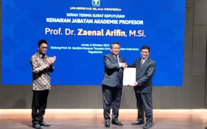 Ilustrasi Dua Dosen UII Raih Gelar Profesor dalam Manajemen Keuangan dan Arsitektur