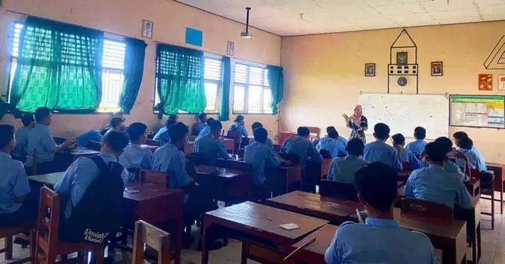 Ilustrasi Dosen Prodi S1 STI Universitas ‘Aisyiyah Surakarta Membagikan Wawasan Karir kepada Siswa SMK N 1 Sawit