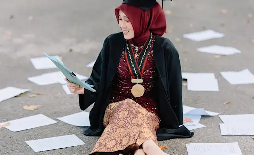 Ilustrasi Sely Anjelina, Mahasiswa Magister Hukum Unila yang Bertekad Menjadi Dosen Melalui Pengalaman Sebagai Asisten