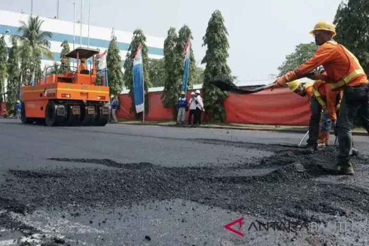 Ilustrasi Dosen UGM: Aspal Campur Plastik, Solusi Inovatif Kurangi Sampah