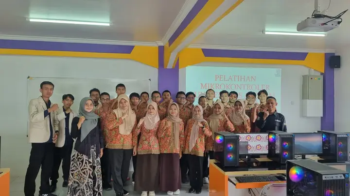 Ilustrasi Universitas Amikom Purwokerto Gelar Pelatihan Mikrokontroler Arduino R3 untuk Siswa SMK Negeri 1 Purwokerto