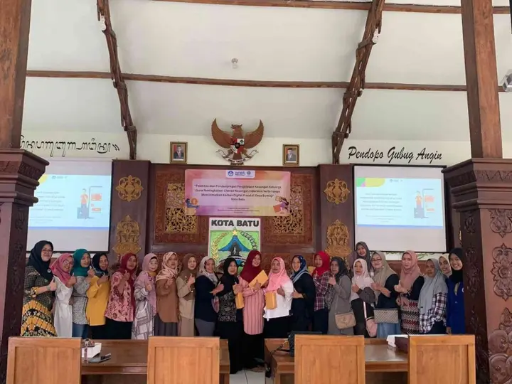 Ilustrasi Seminar Pengelolaan Keuangan Keluarga Fokus Pencegahan Digital Fraud Dihadiri Ibu-Ibu PKK di Kota Batu