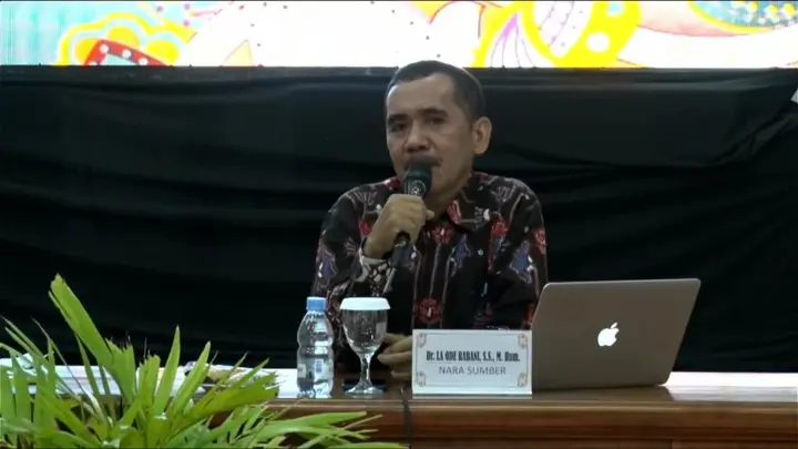 Ilustrasi Warung 24 Jam dan Semangat Tak Kenal Lelah: Dosen Unair Ungkap Etos Kerja Orang Madura