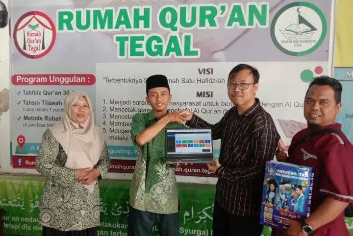 Ilustrasi Dosen Universitas BSI Tegal Serahkan Aplikasi Manajemen Data ke Rumah Quran Tegal”