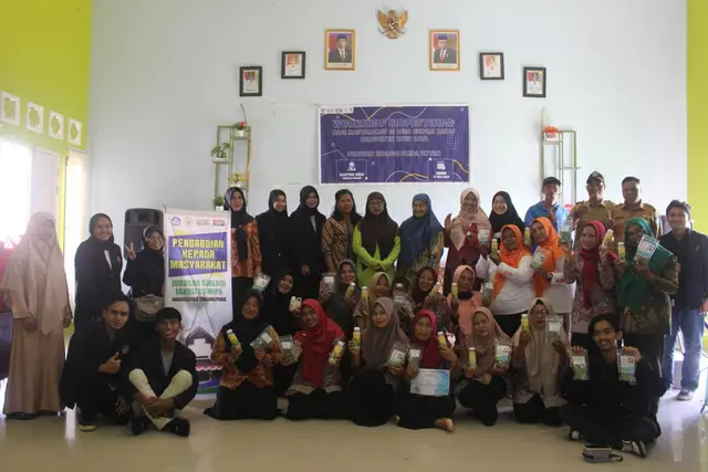 Ilustrasi Tim Dosen dan Mahasiswa Jurusan Biologi UNTAN Ajarkan Pelatihan Biofertilizer dan Biopestisida Ramah Lingkungan di Desa Sungai Kakap
