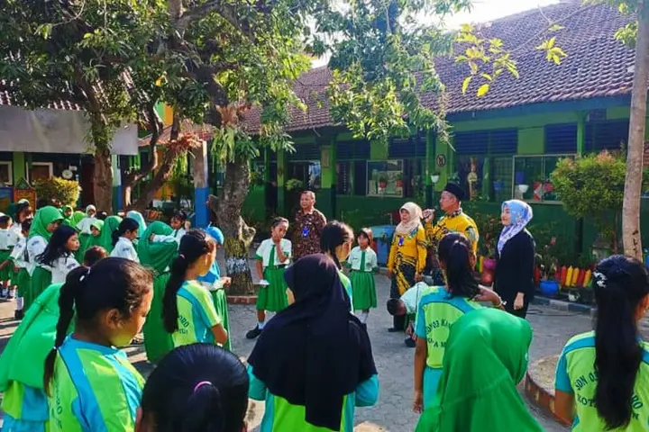 Ilustrasi Dosen UNIPMA Madiun Giatkan Pembiasaan Positif dan Literasi melalui Storytelling di SDN 03 Kanigoro Madiun