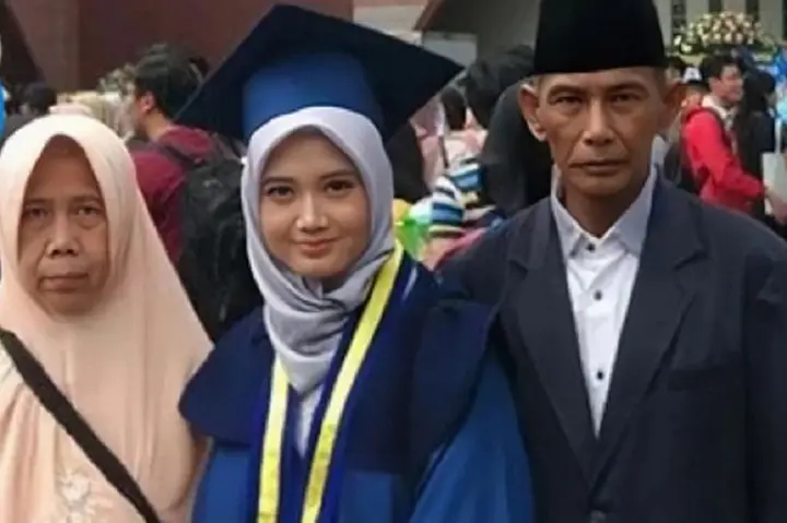 Ilustrasi Dari Becak ke Bangku Dosen: Hera Putri Lulus S2 ITB di Usia 22 Tahun, Kini Mengajar Kimia