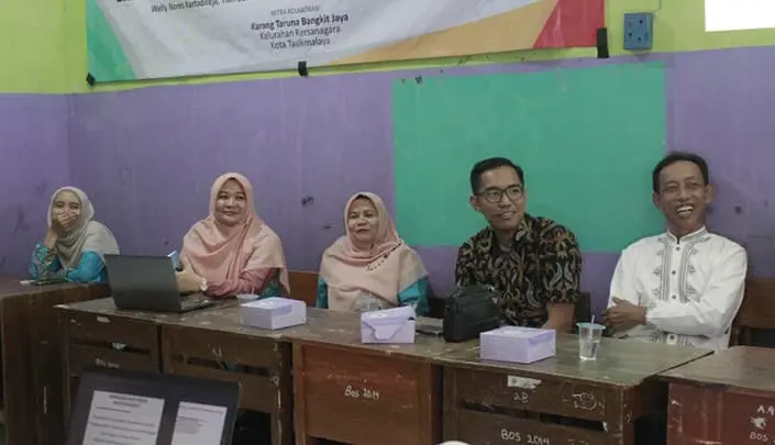 Ilustrasi Dosen Unsil Tasikmalaya Tingkatkan Keterampilan Public Speaking Digital Karang Taruna Bangkit Jaya