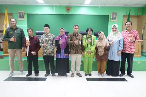 Ilustrasi Pelepasan Purna Tugas Dosen FIPP UNNES: Mengukir Inspirasi dalam Pengabdian