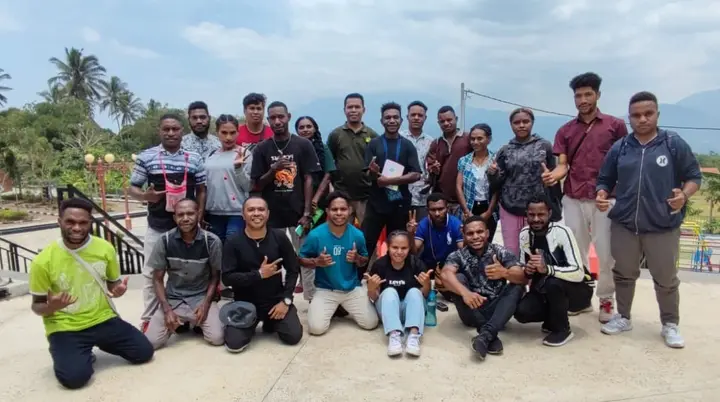 Ilustrasi Mahasiswa Asal Pegunungan Bintang di Salatiga Mengasah Ketrampilan Public Speaking