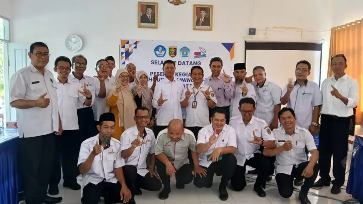 Ilustrasi Dosen IIB Darmajaya Latih Guru SMKN 1 Natar Buat Media Pembelajaran Digital