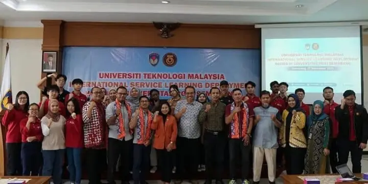 Ilustrasi Kerjasama Internasional UTM dan UPGRIS: 20 Mahasiswa dan 3 Dosen Ikuti Program KKN di Indonesia