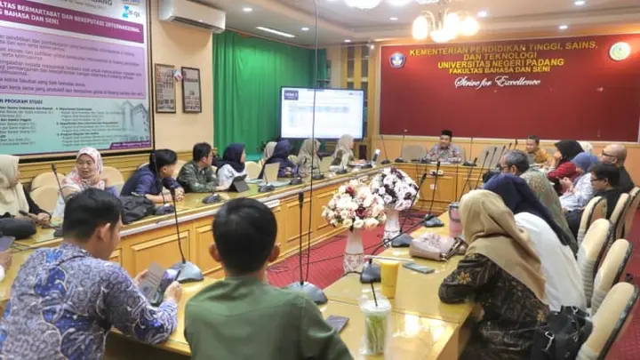 Ilustrasi FBS UNP Dorong Dosen Asisten Ahli Segera Ajukan Jabatan Lektor