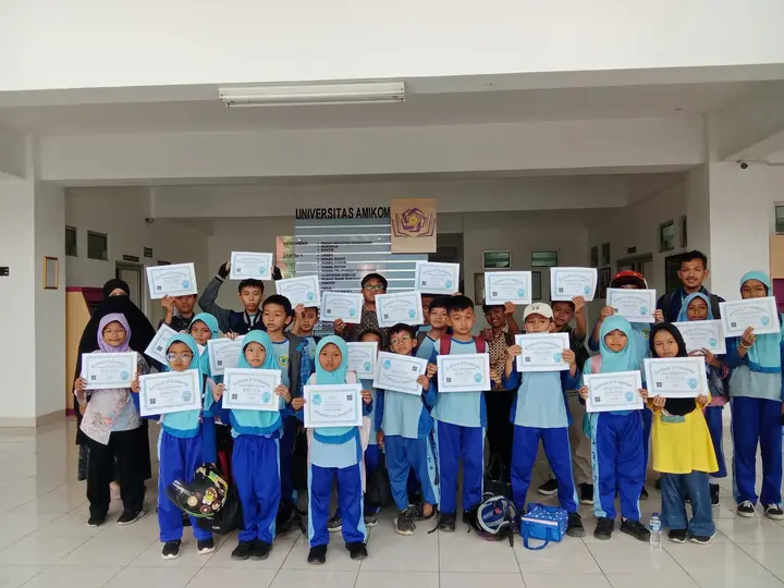 Ilustrasi Pelatihan “Pengenalan Logika dan Algoritma Pemrograman” untuk Siswa SD Qaryah Thayyibah Purwokerto sebagai Projek Penguatan Profil Pelajar Pancasila