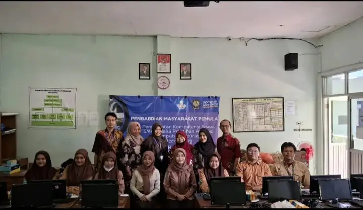 Ilustrasi Pentingnya Peningkatan Kompetensi Siswa dalam Akuntansi dan Manajemen: STIE YAPAN Gelar Pelatihan Accurate Accounting di SMK Prapanca 2 Surabaya