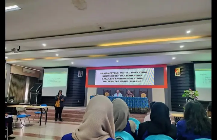 Ilustrasi Universitas Negeri Malang Meningkatkan Kualitas Dosen dan Mahasiswa melalui Sertifikasi Kewirausahaan