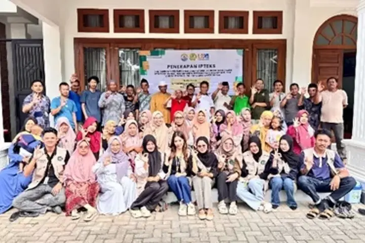 Ilustrasi Dosen Unsoed Latih Warga Desa Rakit Olah Sampah Jadi Ecoenzym dan Peluang Usaha