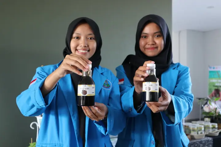 Ilustrasi Mahasiswa Dan Dosen Politeknik Negeri Jember Ciptakan Sirop Kopi Inovatif, Praktis dan Siap Seduh