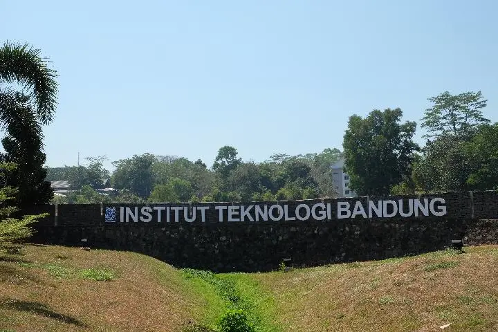 Ilustrasi ITB Buka Lowongan Dosen Tidak Tetap di Jatinangor, Gaji Maksimal Rp 96 Juta/Tahun