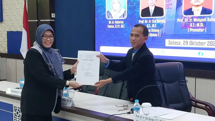 Ilustrasi Fakhrina Fahma Raih Gelar Doktor Teknik di UNS, Kembangkan Inovasi Interoperabilitas Baterai Motor Listrik