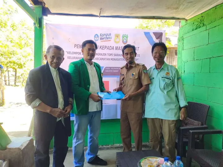 Ilustrasi Dosen Universitas Sawerigading Tingkatkan Kualitas Kerajinan Topi Saraung Melalui Program Pengabdian Masyarakat