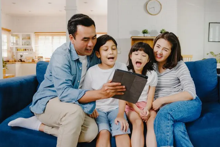 Ilustrasi Inilah Tips dari Dosen IPB untuk Menjadi Orang Tua Bijak dalam Mendampingi Anak Menggunakan Media Digital