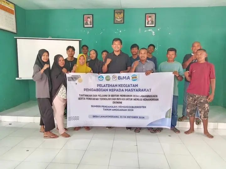 Ilustrasi Pemberdayaan Ekonomi Nelayan Desa Lamaninggara: UM Buton Dorong Kemandirian Melalui Pelatihan Teknologi Perikanan