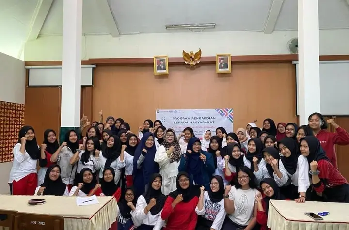 Ilustrasi Dosen Fakultas Psikologi UNDIP Membantu Remaja SMA Negeri 4 Semarang dalam Meningkatkan Optimisme