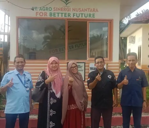 Ilustrasi Politeknik Aceh Perkuat Kurikulum Sawit: Tiga Dosen Magang di PT. ASN Meulaboh