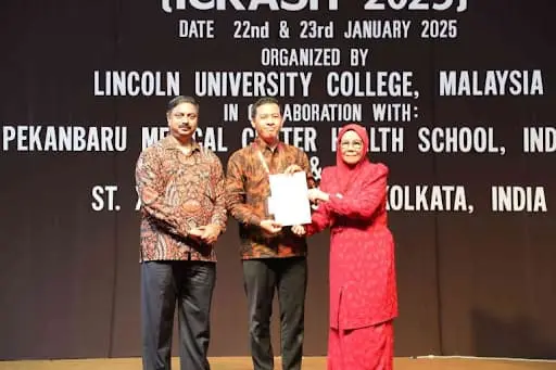 Ilustrasi Dosen Prima Trisna Aji Raih Penghargaan The Best Paper Presenter Award 2025 di Malaysia