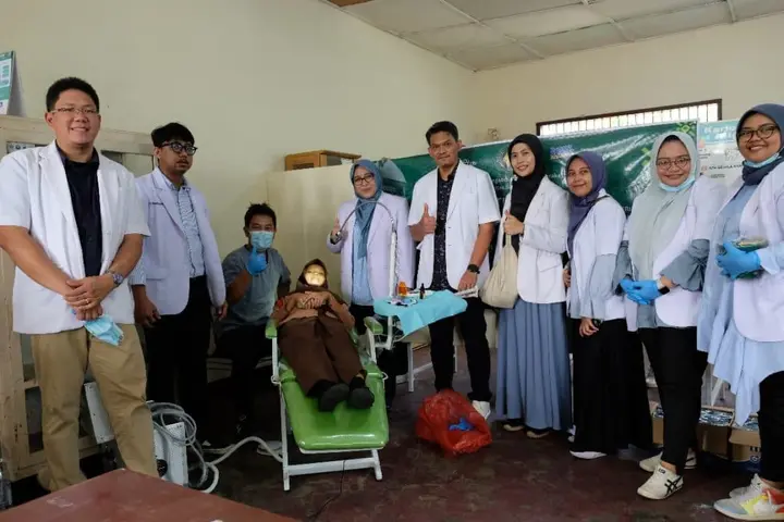 Ilustrasi Dosen PPDGS Konservasi Gigi USU Tingkatkan Kesehatan Gigi Siswa Pesantren Al Mukhlisin Deli Serdang Melalui Restorasi Gigi Anterior