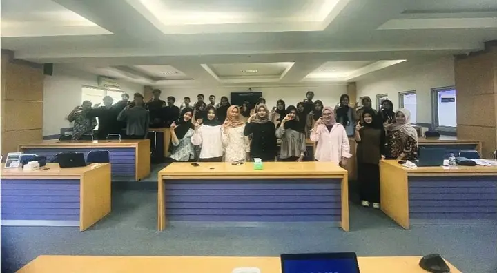 Ilustrasi Bekali Siswa SMK Jadi Wirausahawan Digital, Dosen Amikom Purwokerto Gelar Pelatihan Desain Canva