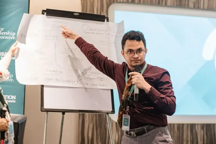 Ilustrasi Dosen Muda UI Berprestasi Lulus Program Science Leadership Collaborative