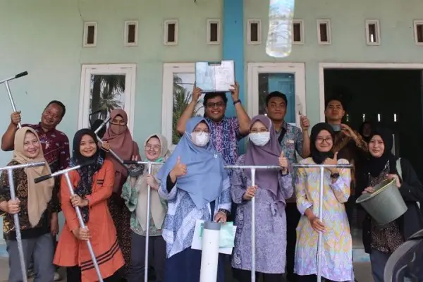 Ilustrasi Tim Dosen ITERA Sosialisasikan Pembuatan Sumur Resapan dan Lubang Biopori di Desa Sukoharjo III Barat